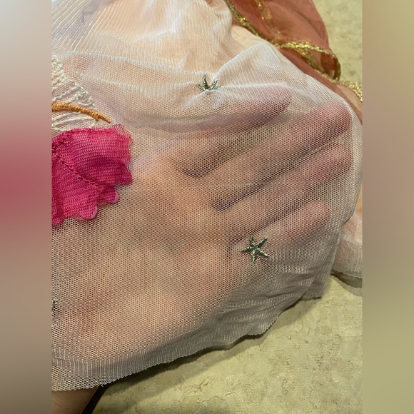 Mini Boden nutcracker dress 4T / 5T - Picture 4 of 13